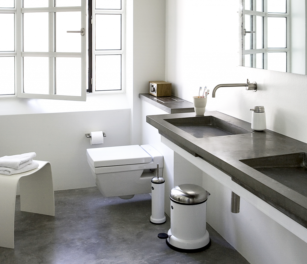 Tablet mærke Forebyggelse Vipp Bathroom Toilet Roll Holder - Quasi Modo Modern Home, Inc